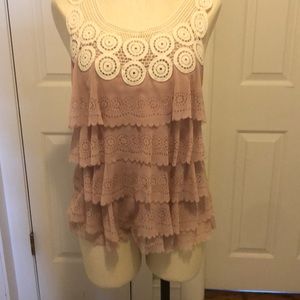 3/$25🛍Ruffled pink top